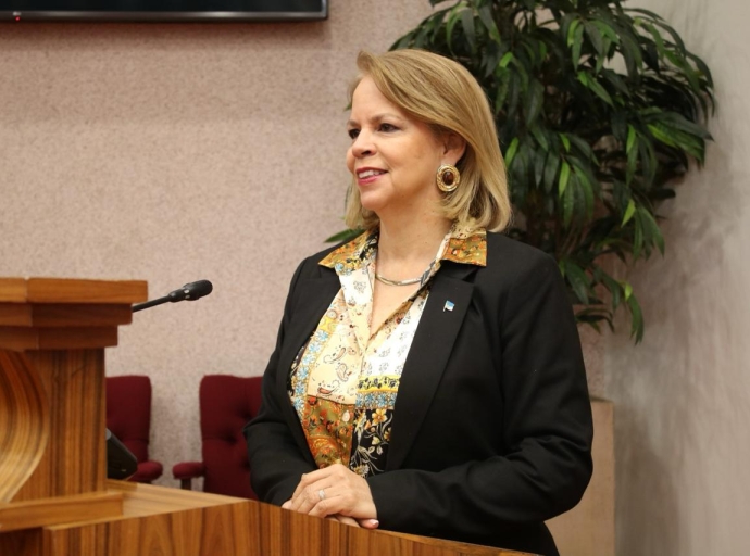 Presidente Marlon Sneek ta bayendo riba un caminda peligroso pa nos democracia